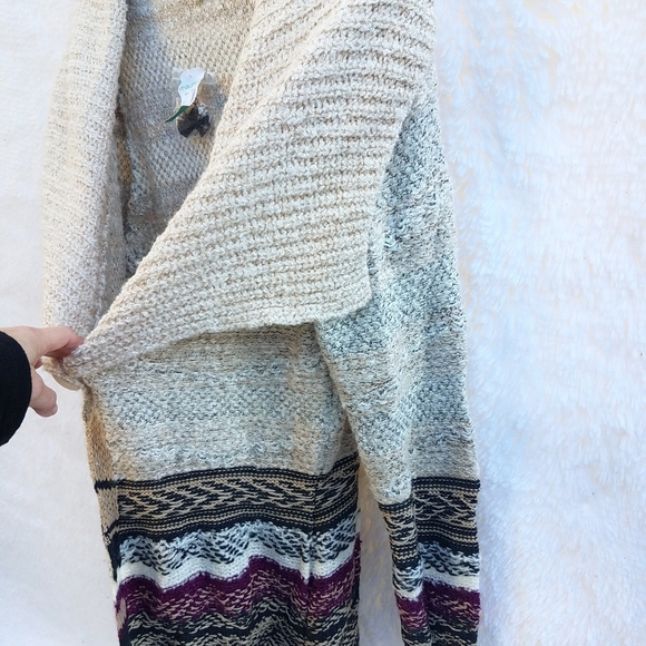 Maurices Woman’s Size L Cardigan Sweater - Picture 13 of 16